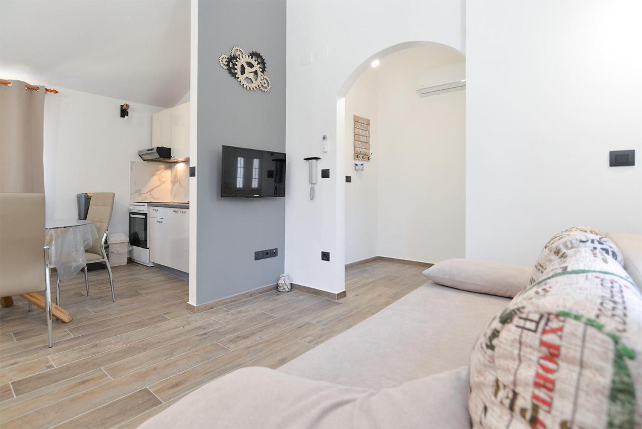 Apartments Elizabeta 1701 Fažana Eksteriør billede