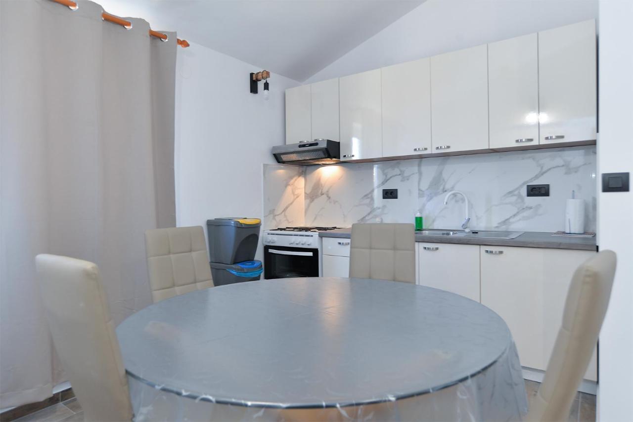 Apartments Elizabeta 1701 Fažana Eksteriør billede